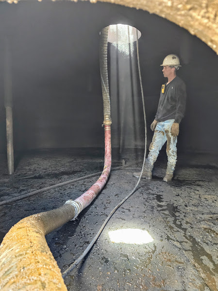 Fuel tank cleaning