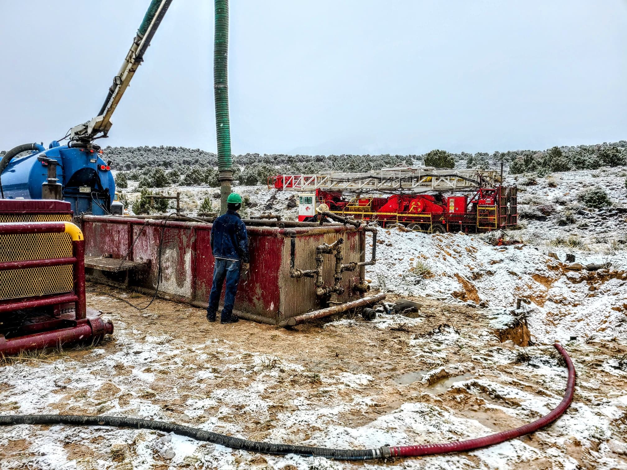 Specialty tank cleaning.  Flat tank cleaning.  Work over rig tank cleaning