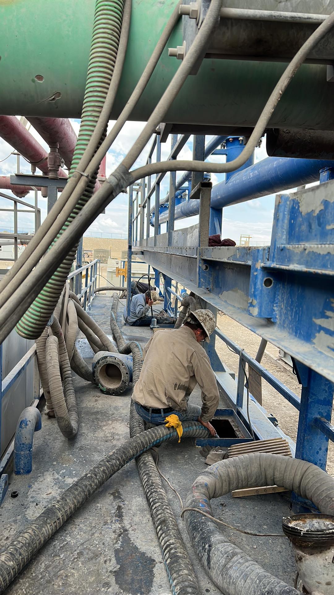 Water tank on rig clean